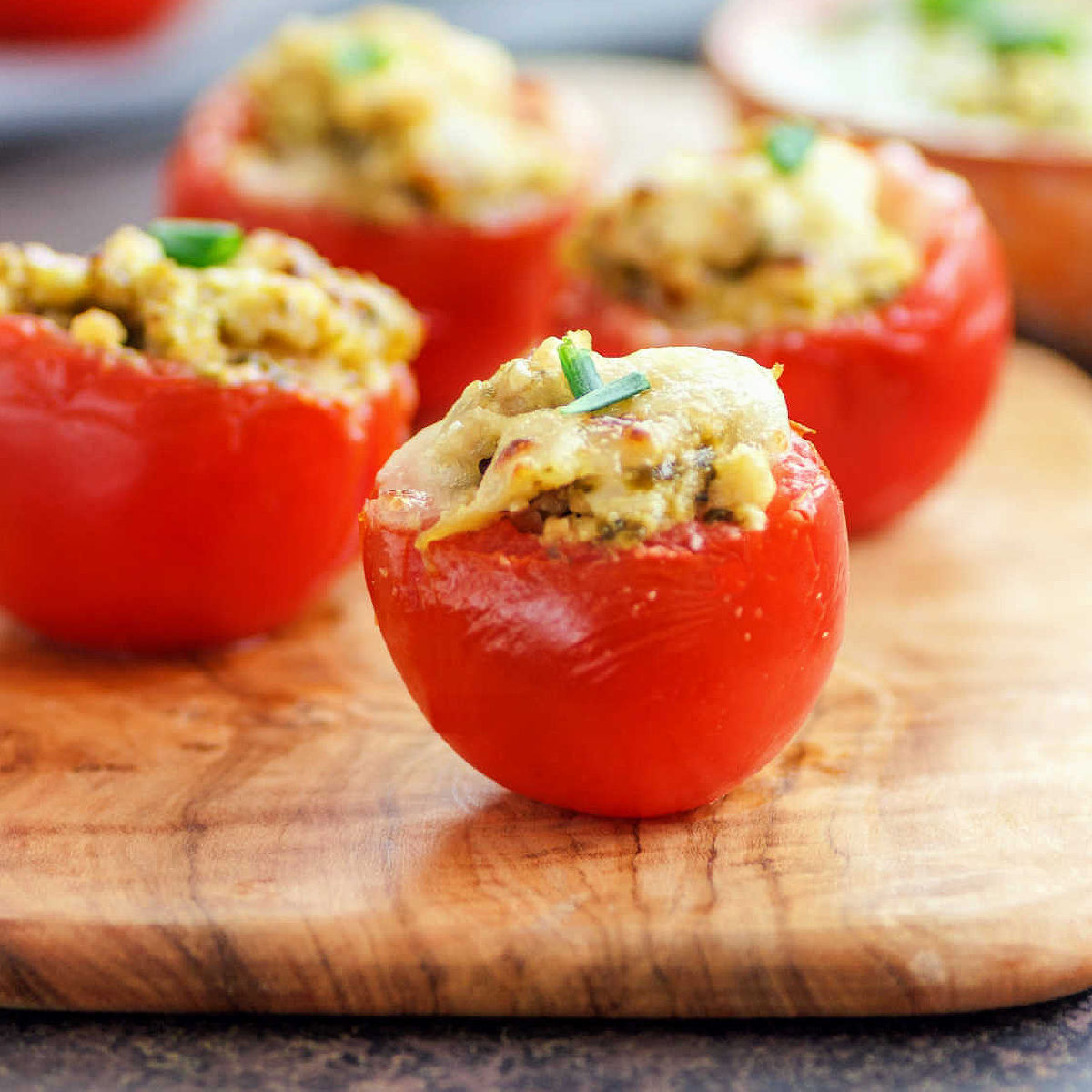 Chicken Pesto Tomato Bites Low Carb - Beauty and the Foodie