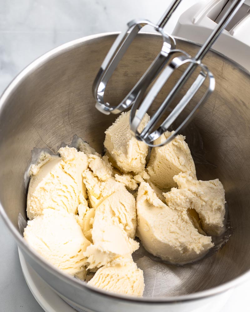 Adding low carb ice cream to the mixer